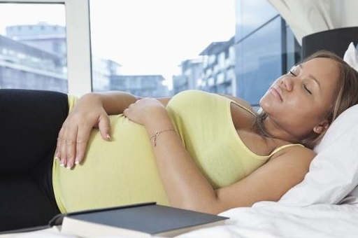 怀孕后，孕妈妈尽量不要做三件事，可能会引起“宫缩”。孕妈妈不可大意_影响_现象_宝宝。