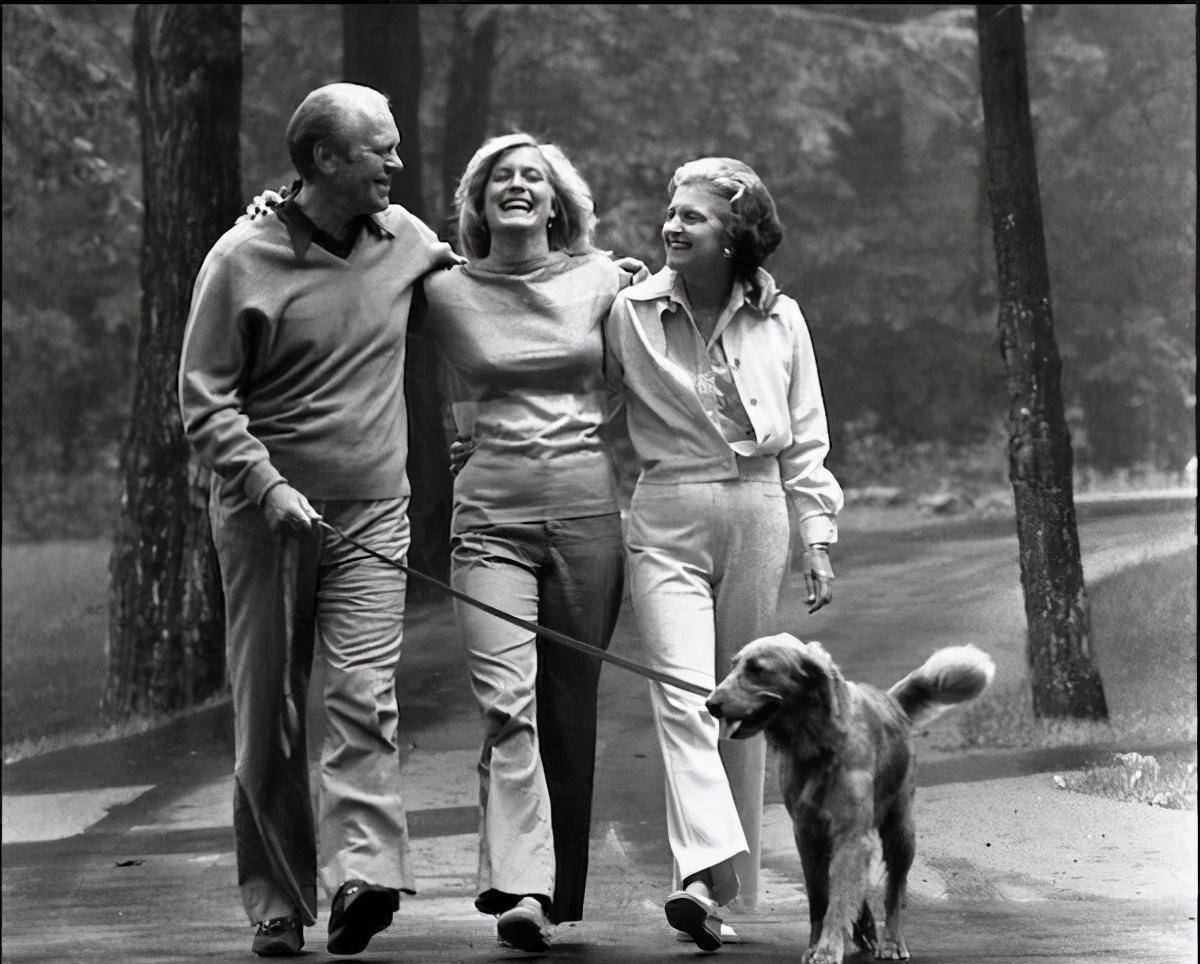 福特总统夫人:嗑药酗酒乳腺癌,但她是个好"第一夫人"_贝蒂_舞蹈_治疗