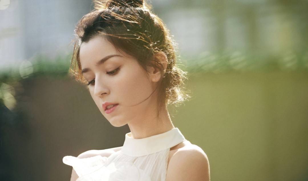 新疆美女,95后新晋女演员,经纪公司实力强大!