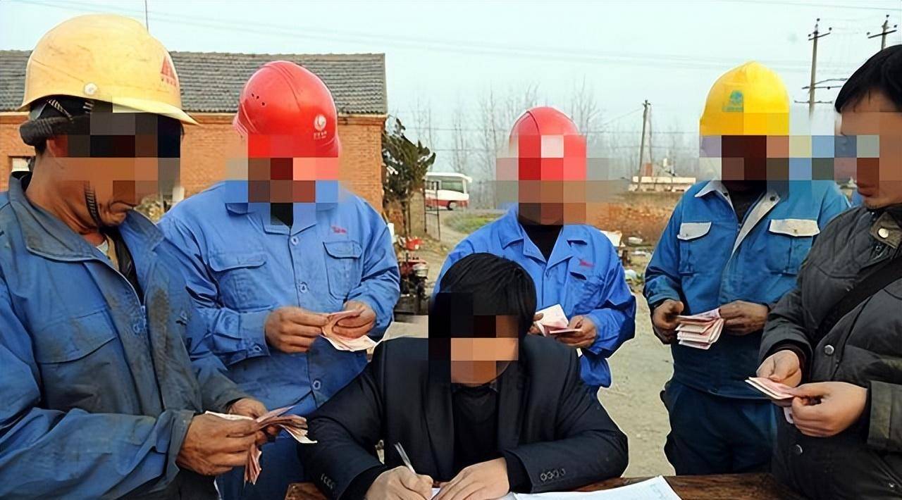 05年包工头欠民工5000不还,上门讨要还遭殴打,一怒之下连捅5人