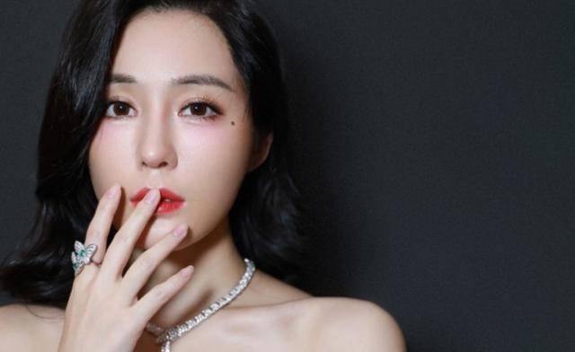 回顾这一次,曾惊动半个娱乐圈的汤晶媚,被小花任敏彻底"教育"了