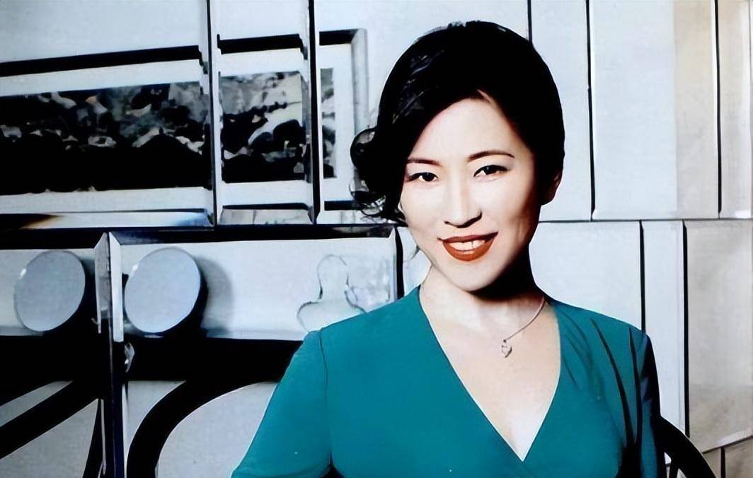 双料冠军吴冰:退役后赴美结婚,伙同老公回国捞金,卷款44亿潜逃