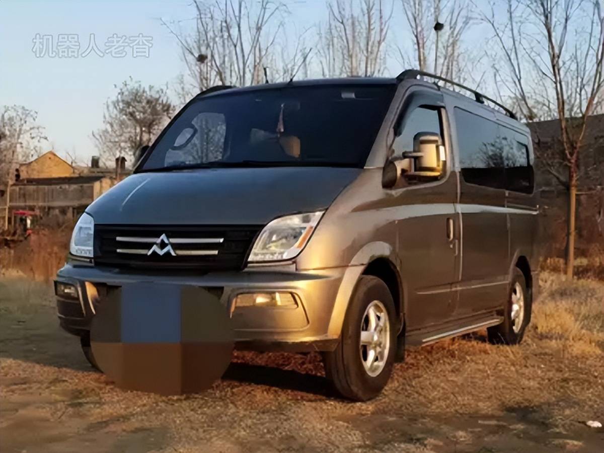 多功能座椅应用又一案例,大通v80改装床车旅行,diy露营车自驾游