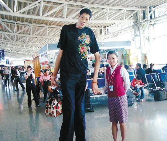 清朝第一巨人詹世钗,身高3.19米,娶英国人为妻,子女现状如何?