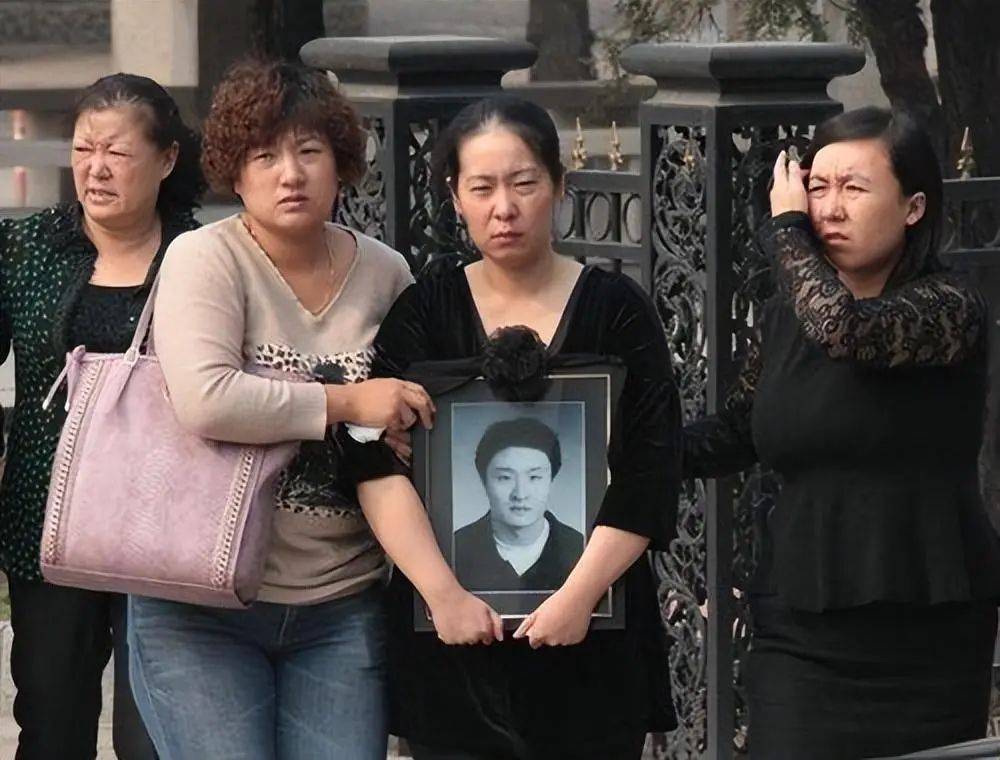 2013年10月5日,王克楠去天津担任东亚运动会的裁判,意外遭遇车祸身亡