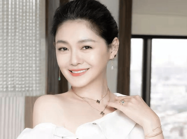 原创            大S具俊晔双向出轨？网友曝具俊晔在韩国有老婆孩子，只是没结婚-具俊晔公开与大s交往1年