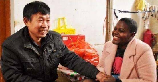 2014年,河南41岁农民娶23岁非洲娇妻,生俩混血儿,如今