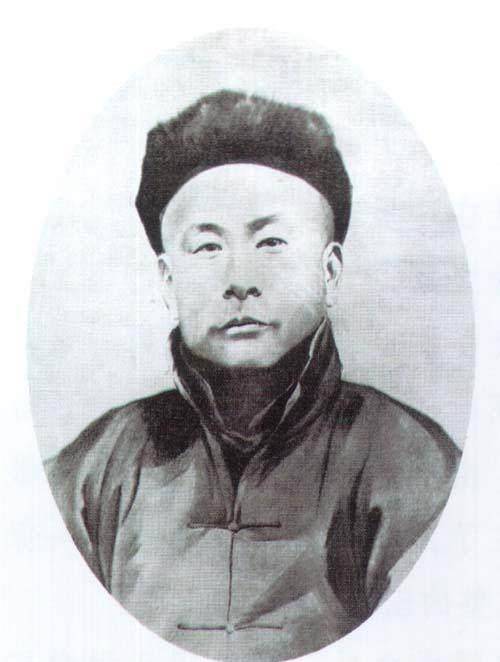 岭南武学宗师.师承福建南少林.其父黄麒英为晚清"广东十虎"之一.