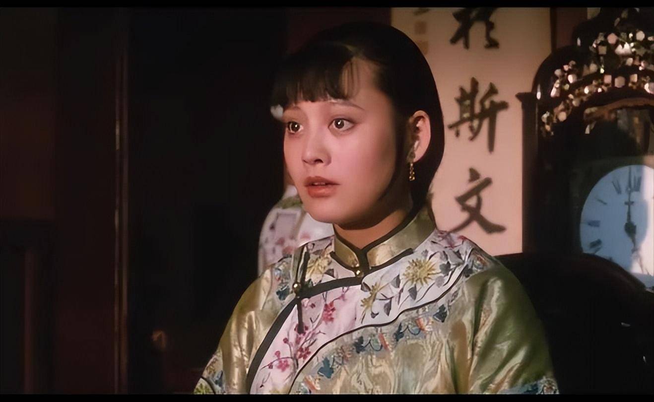 1993年,姜文首次担任导演,拍摄电影《阳光灿烂的日子》,当时几番选角