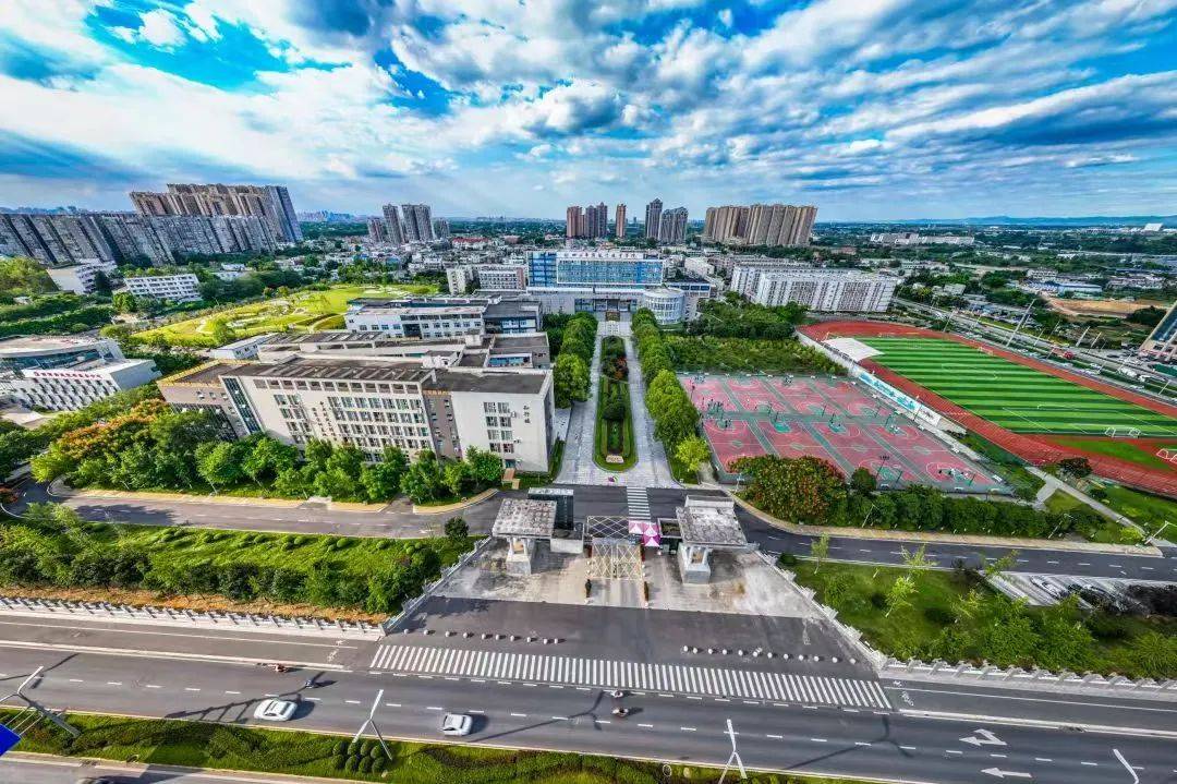 国资投入,九大优势,四川华新现代职业学院为学子搭建连接未来的桥梁