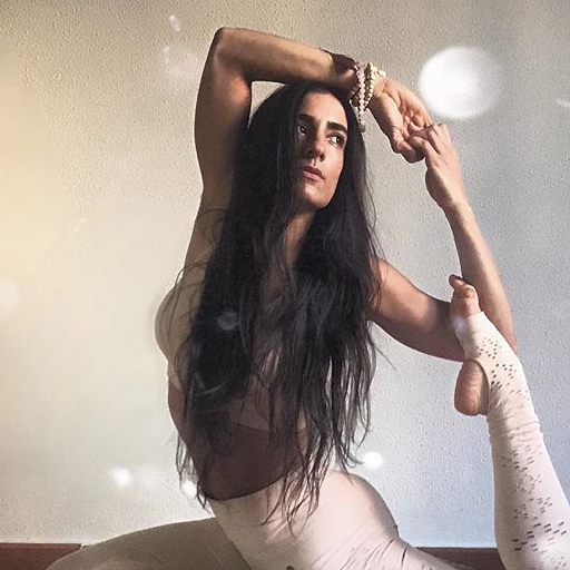 最近这些瑜伽女人是怎么回事?动不动就来个唯美姿势,受不了了都