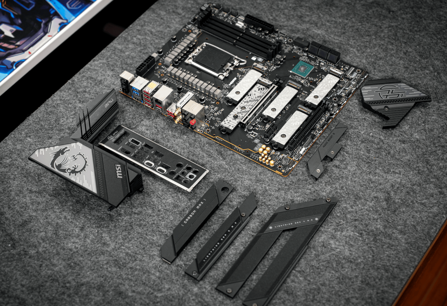 微星mpg z790 carbon max wifi ii暗黑主板开箱 拆解_供电_接口_设计