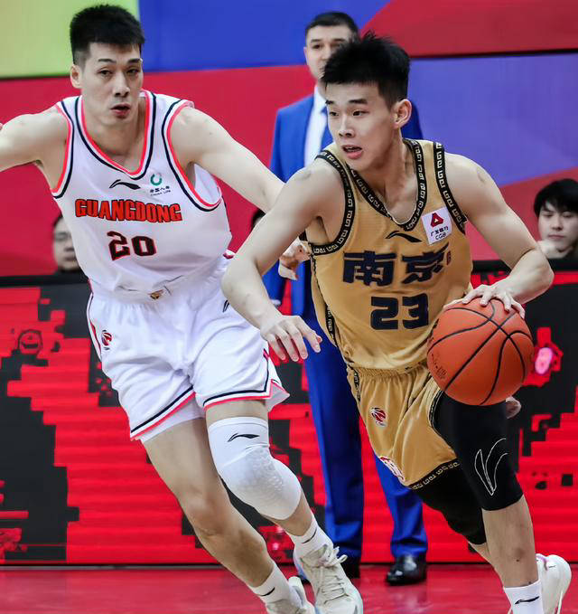 男篮未来有望调整!林葳替代高诗岩,郭士强爱徒掉队,齐麟天赋高