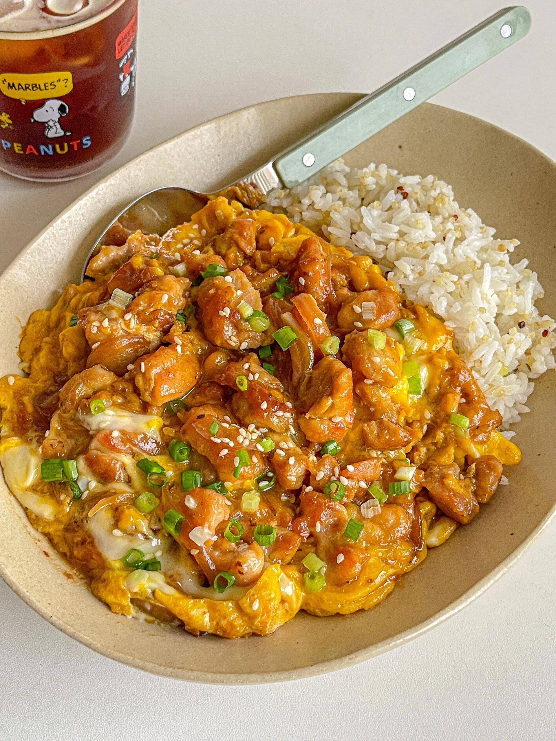 五分钟速成秘诀,教你做家常版---鸡腿滑蛋盖饭,简单易学