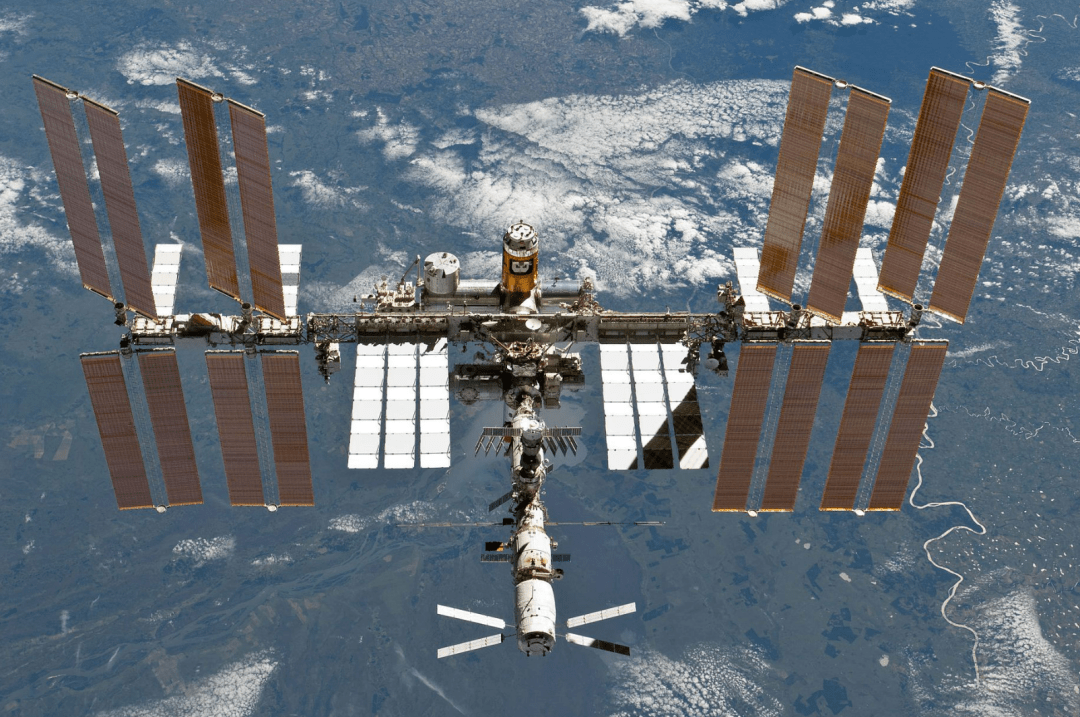 所以,国际空间站的飞船对接,都是按照计划好的宇航员往返次序进行提前