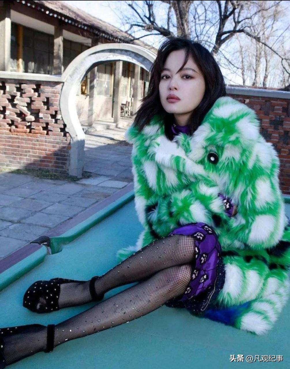 辛芷蕾"无痕液体裤"出镜,看到腿的那刻,才知道什么叫人间尤物