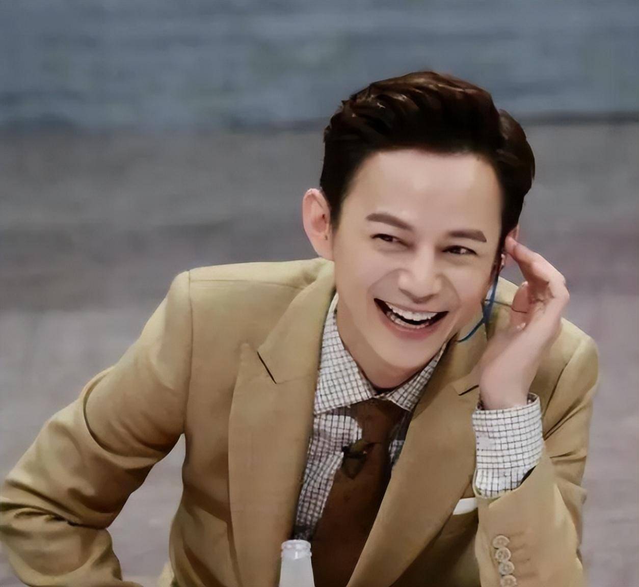 何炅突然官宣,全网炸了:25年了,我们公开吧 !_李湘_友谊_友情