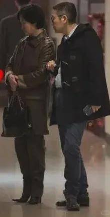 何超琼有俞琤这么一个优秀有仗义的朋友,让许多人羡慕,不少网友都表示