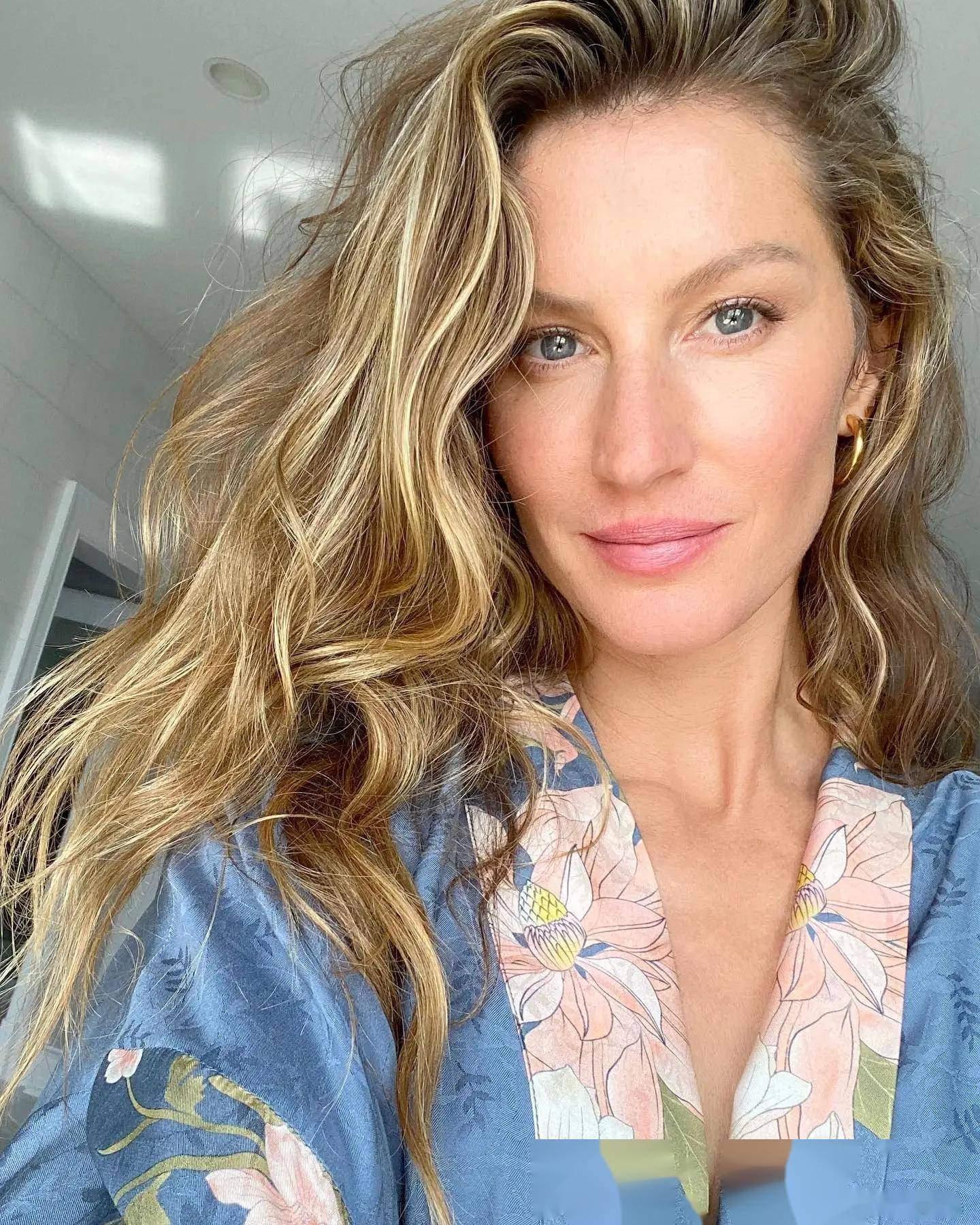 吉赛尔邦辰写真曝光,这谁顶得住!