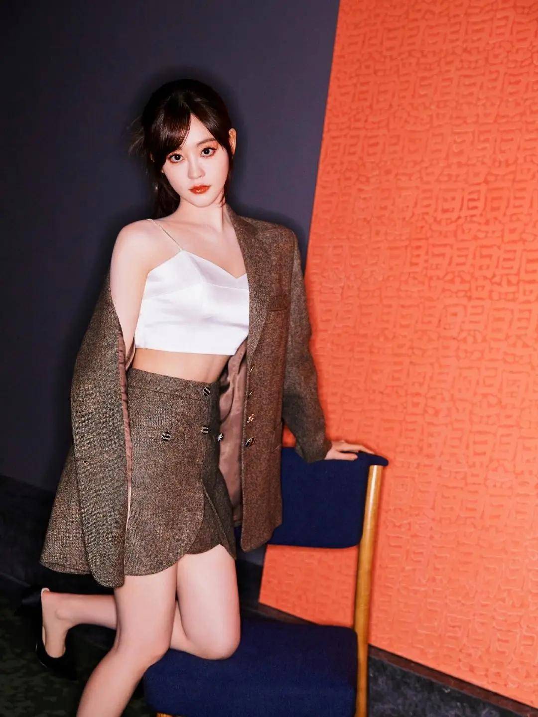 祝绪丹吊带内衣秀,这谁顶得住她的迷人与美貌?