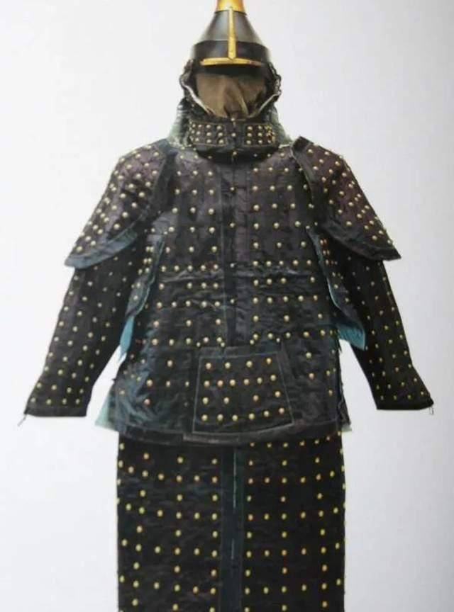 防弹衣是由古代盔甲演变而来的?它是用什么材料制作的?