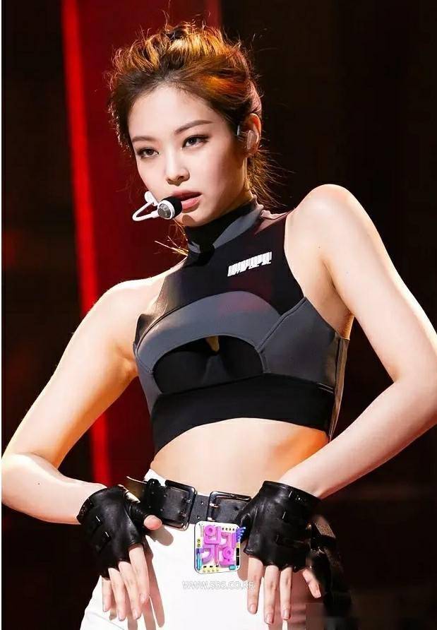 岁金珍妮惊艳登场,写真美不胜收,女神魅力四射!