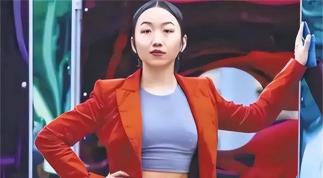 因为这样的经历,有人说许秀中是因为长期在高压,奉行教育就是王道的