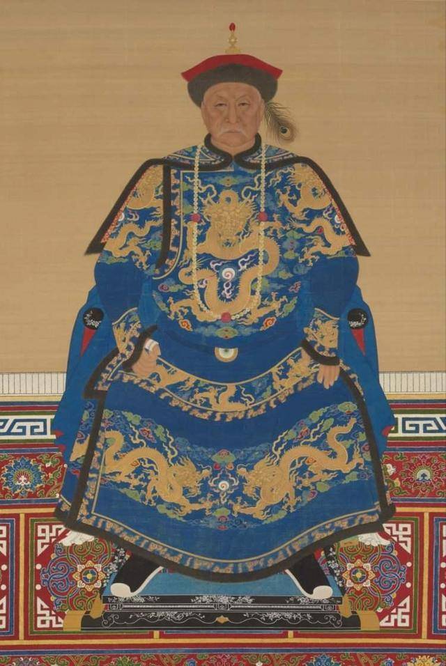 清朝哪些人可以穿"龙袍"?这些穿"龙袍"的人权力地位有
