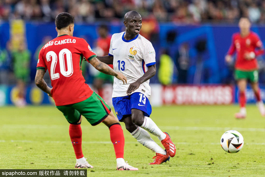 欧洲杯-穆阿尼失良机迈尼昂贡献神扑 葡萄牙0-0法国进加时