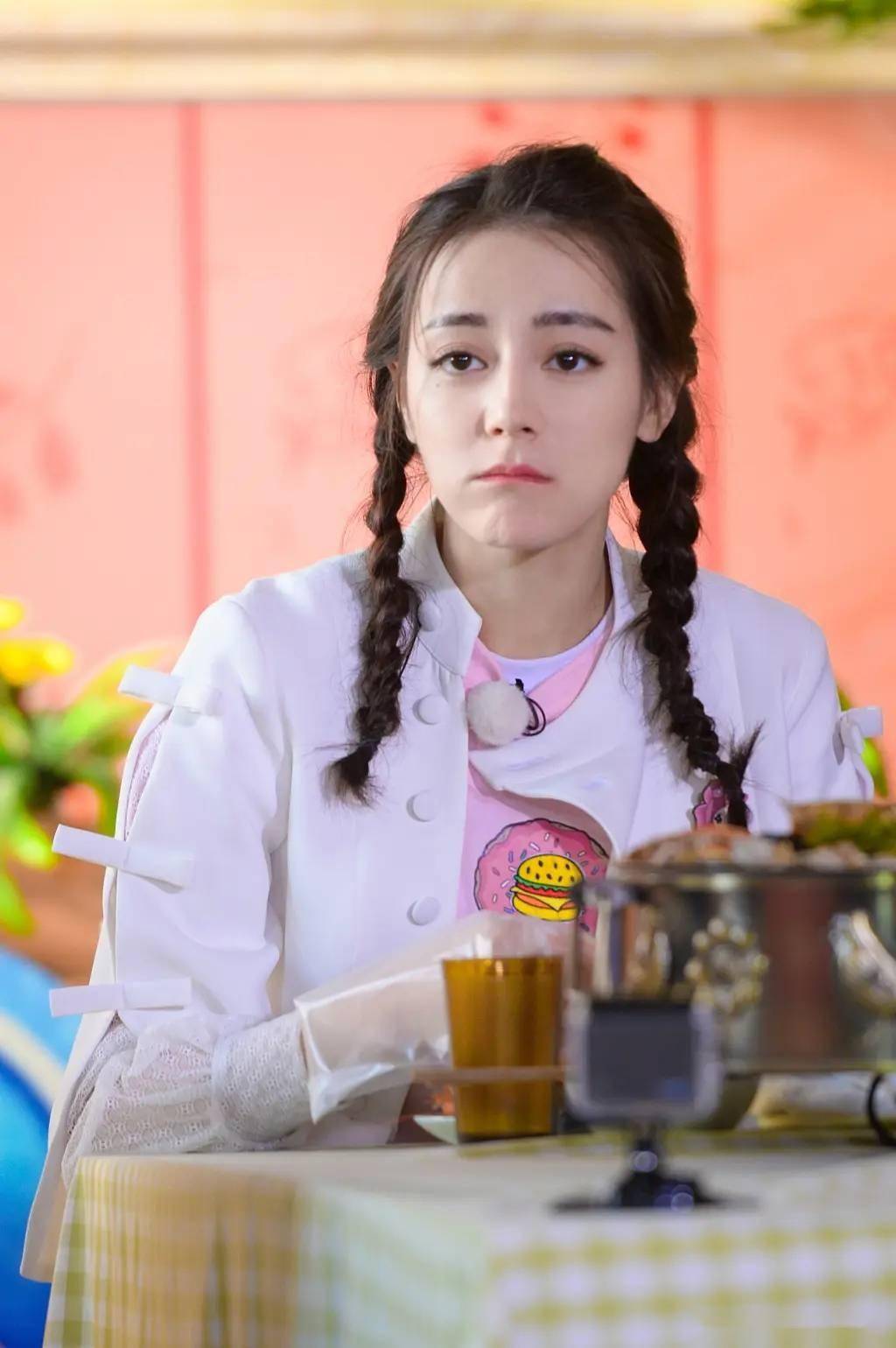 迪丽热巴这身材,这谁顶得住!写真曝光,美貌与性感的完美结合!