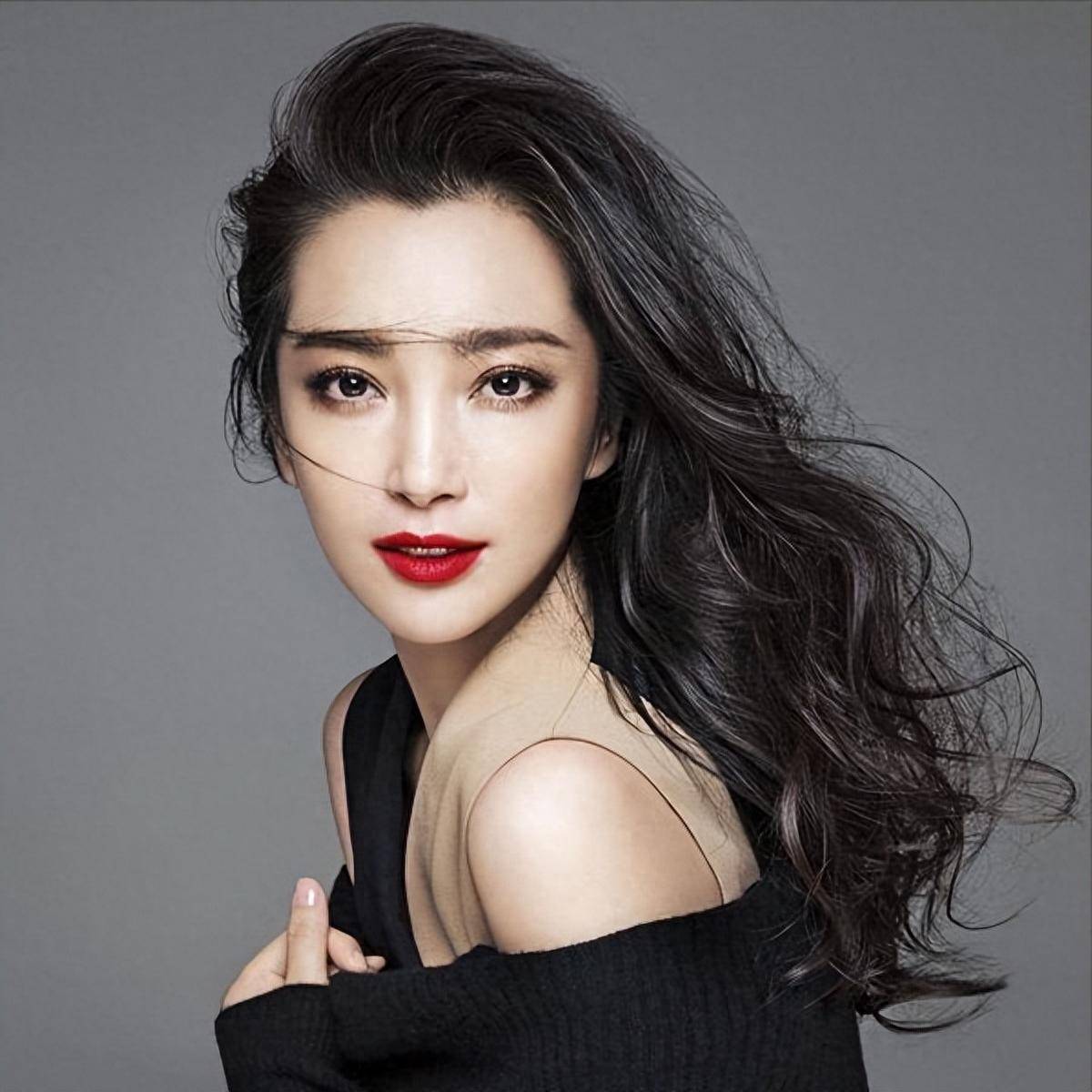 50岁李冰冰"病情"揭露,正常生活成幻想,十万月薪请保姆看护!