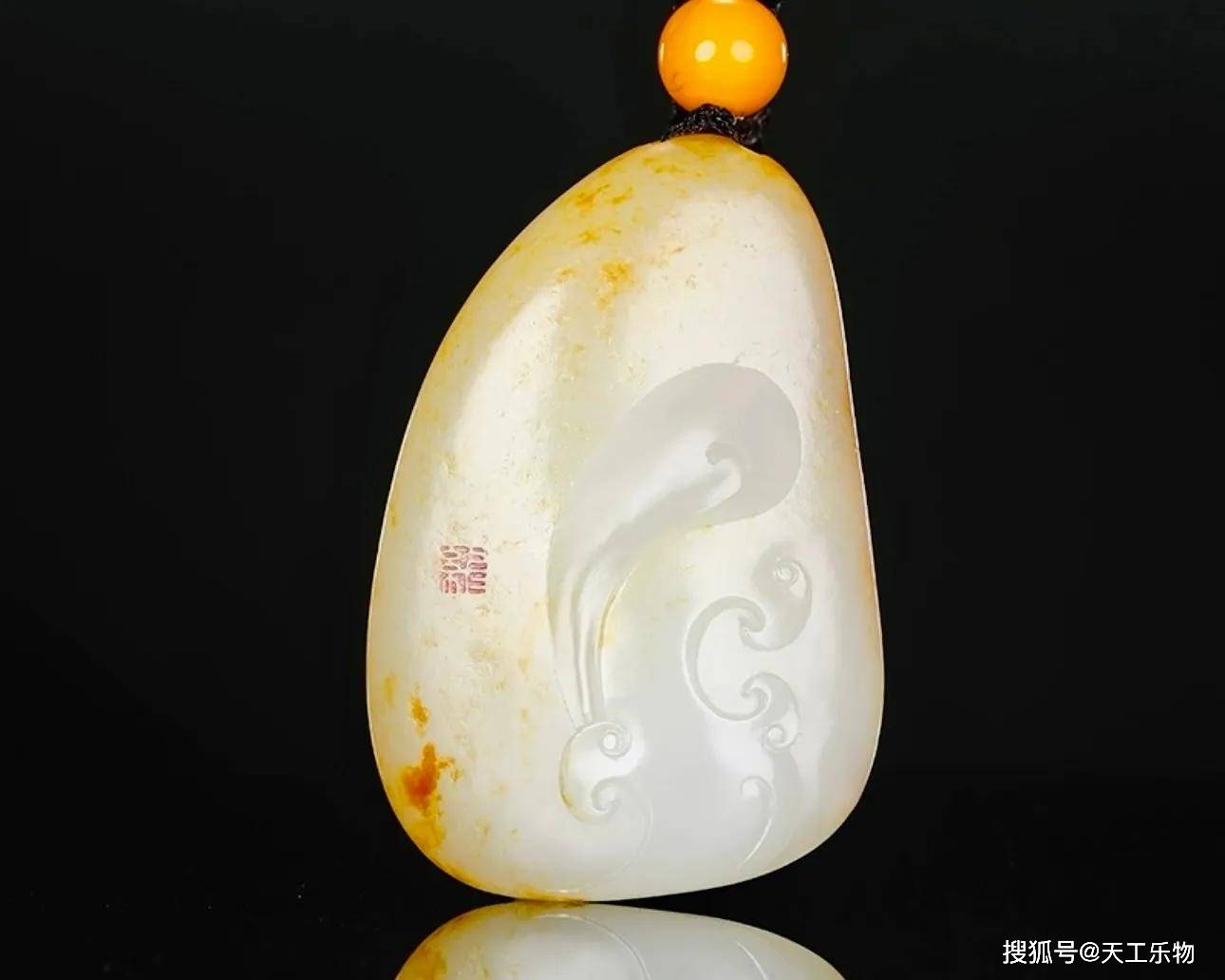 克价四千的红皮白肉!和田籽料巧雕"守护"!