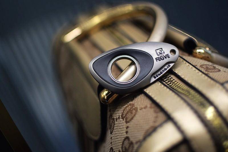 匠心独运 费戈钛合金旋转钥匙扣