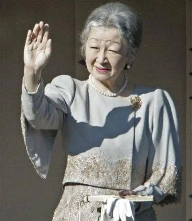 明仁_天皇_因为