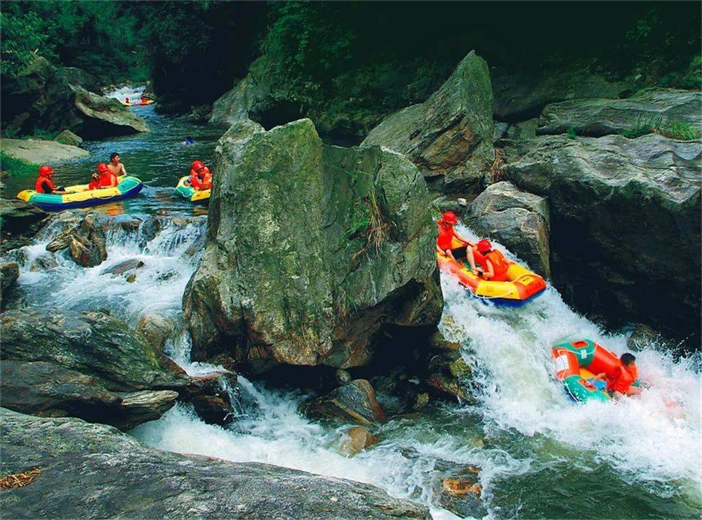 莫干山十八道弯漂流激情开漂,一起来"湿身"尖叫