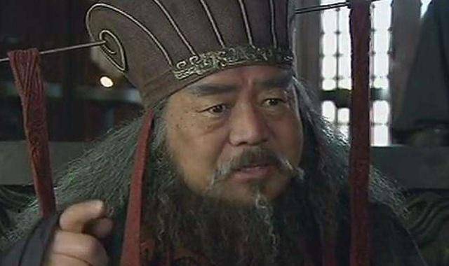 多人劝说何进,不让董卓进京,为何最终还是让董卓进京专政了?