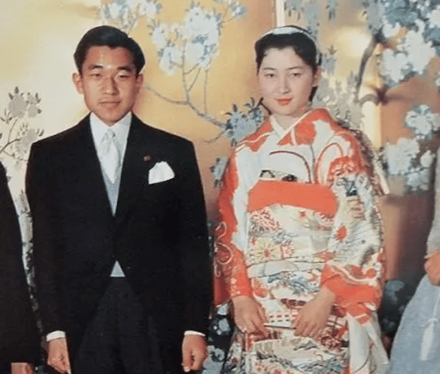 日本良子皇后:折磨貌美儿媳41年,将大饼脸的基因传3代_明仁_皇族_天皇