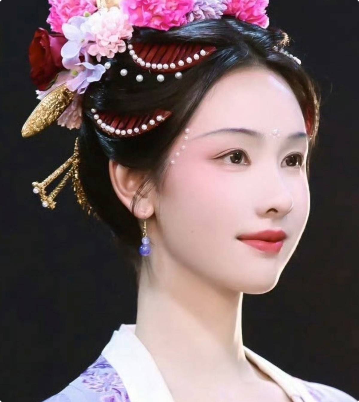 央视镜头下的陈都灵有多美?看了她的剧照,才知道什么叫美艳不可方物