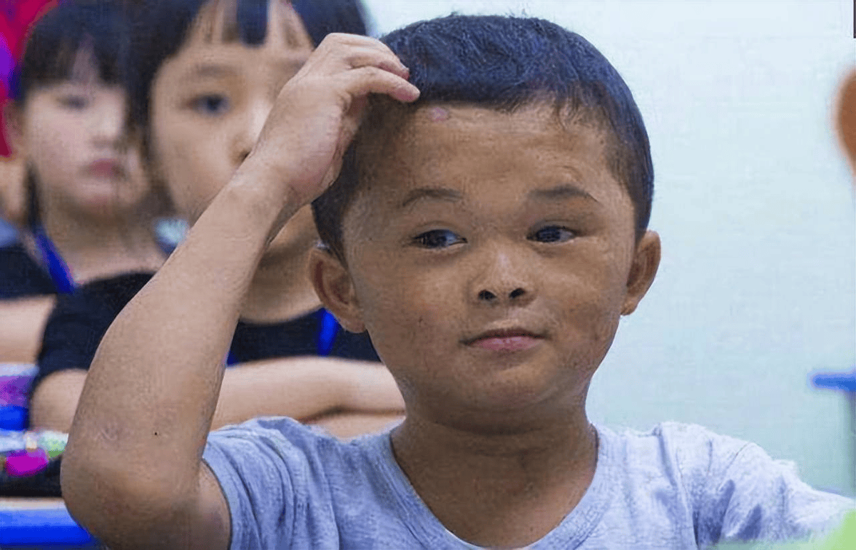 回顾:那个酷似"马云"的江西7岁男孩范小勤,如今过得怎么样?