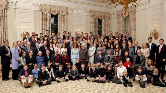 美国的四大家族,此家族至今仍活跃于美国,另一家族下场十分悲惨