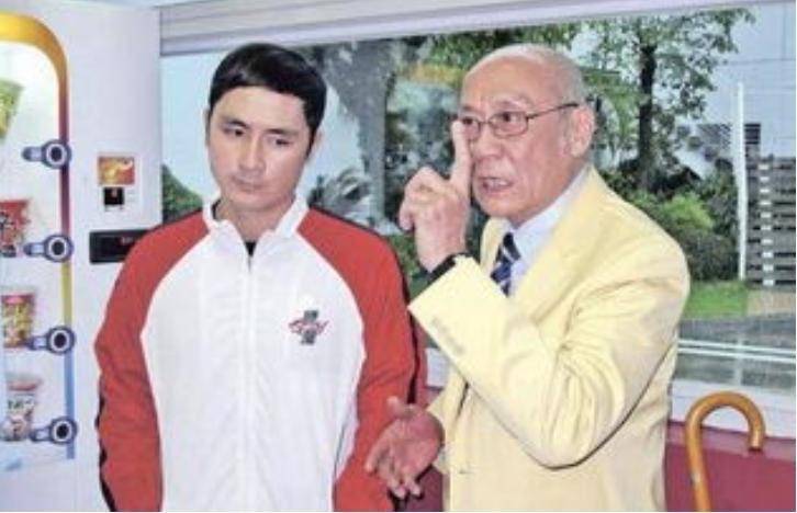 过气港姐夜夜通宵直播赚钱,一儿一女生父成谜_杨思琦_李泳豪_吴帅