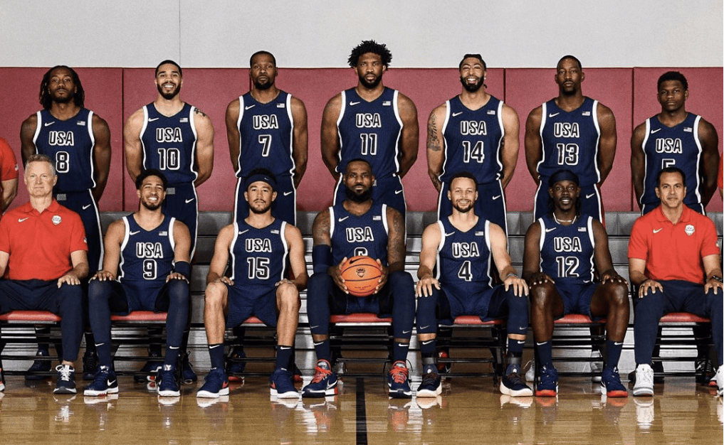 梦之队让詹皇c位拍合照!地位太高夺金太难,因为奥运会也没空调