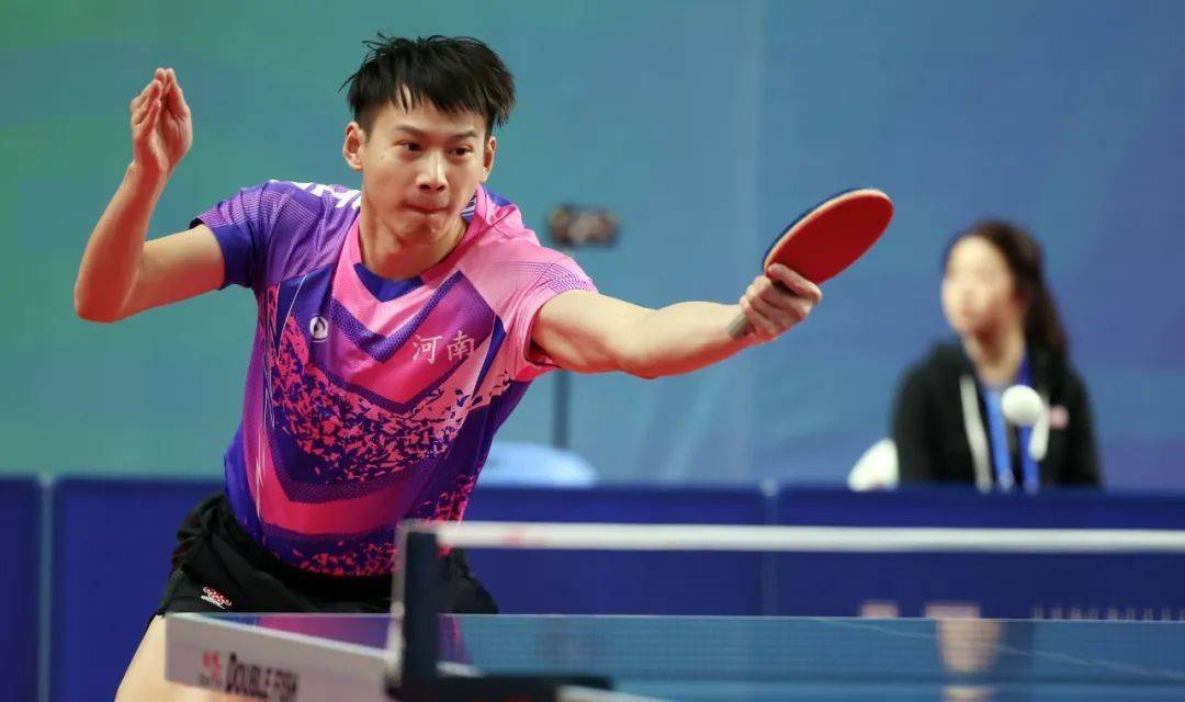 闫安3比2险胜陈梦,周雨4比2击败孙颖莎,3比1击败_比赛