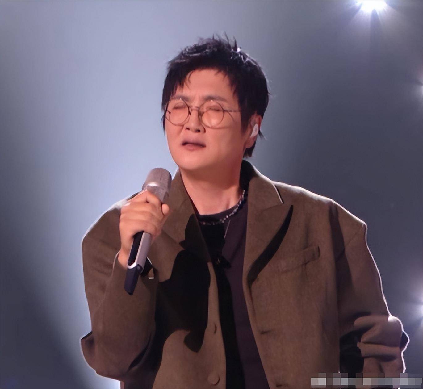 看到孙楠和刘德华的演出现场后,才懂著名歌手和天王的差距有多大