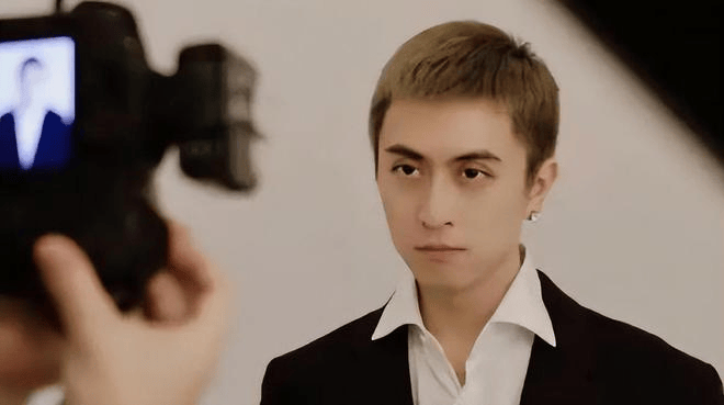 人们才发现秦奋家族的事业其实在澳门,而非上海