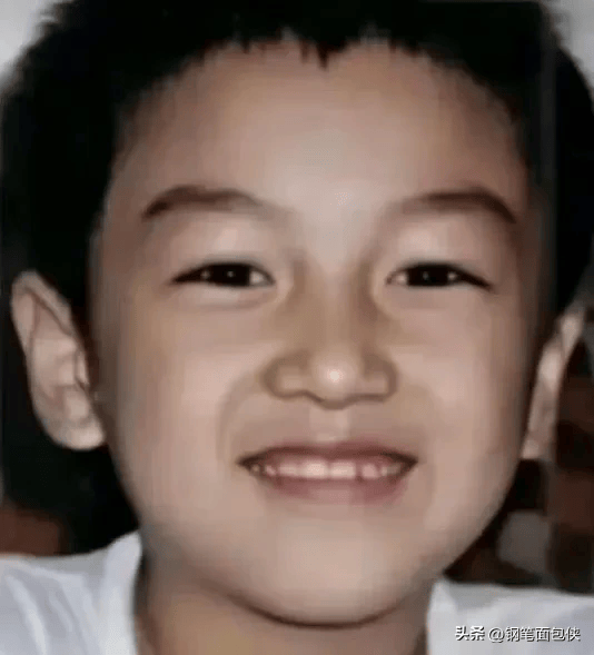 陈妍希儿子正脸照_钢笔面包侠_2024年07月10日