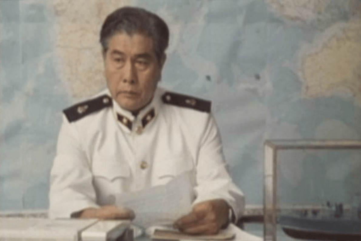 演员李炎:银幕高干专业户,曾因不好看而自卑,和妻子恩爱一生