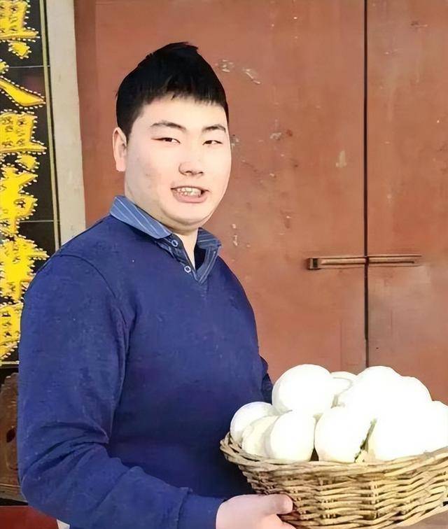 工作的日子里,朱晓伟也许经历过坎坷.