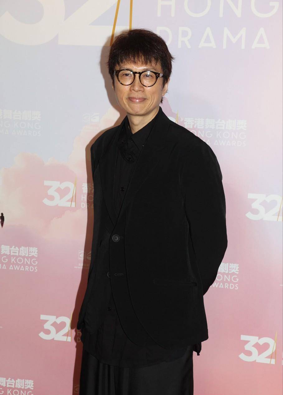 黄子华光顾小店热到脸红淌汗,一行动令老板心里暖洋洋赞不绝口_电影