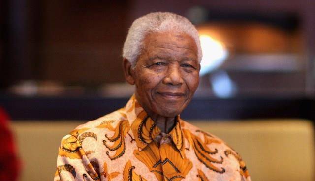 南非首位黑人总统:被囚禁27年,72岁出狱当总统,黄家驹为他写歌_曼德拉